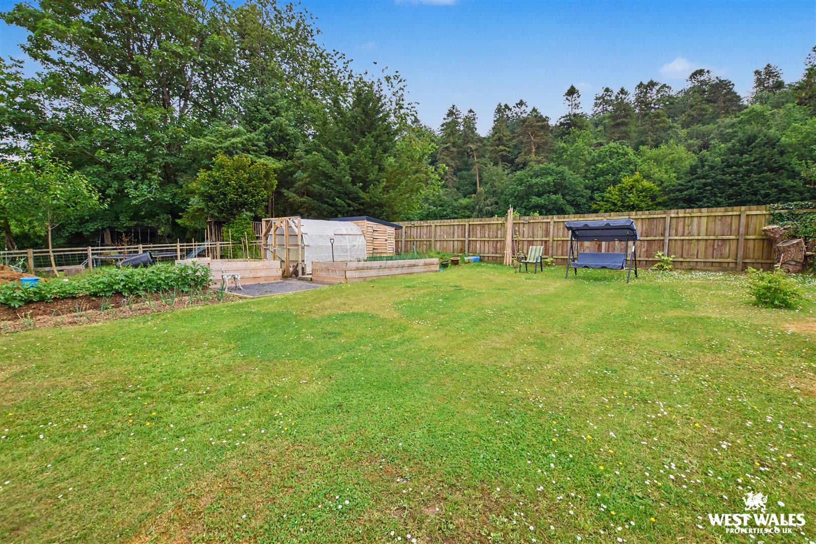 Carmarthen Road, Newcastle Emlyn, photo 26