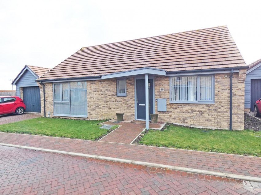 Parkers Field Close