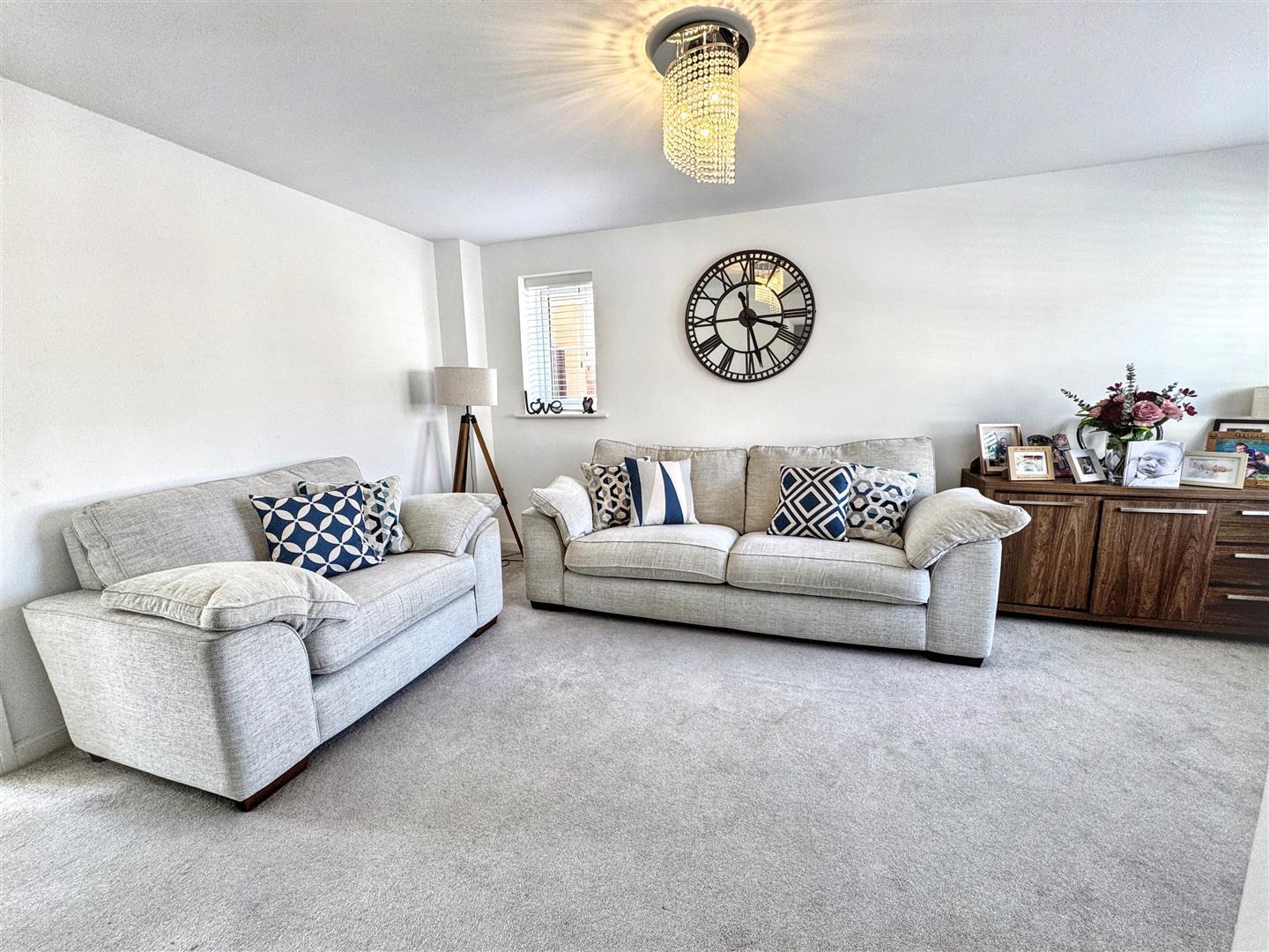 Castle Way, Rogerstone, Newport, photo 5