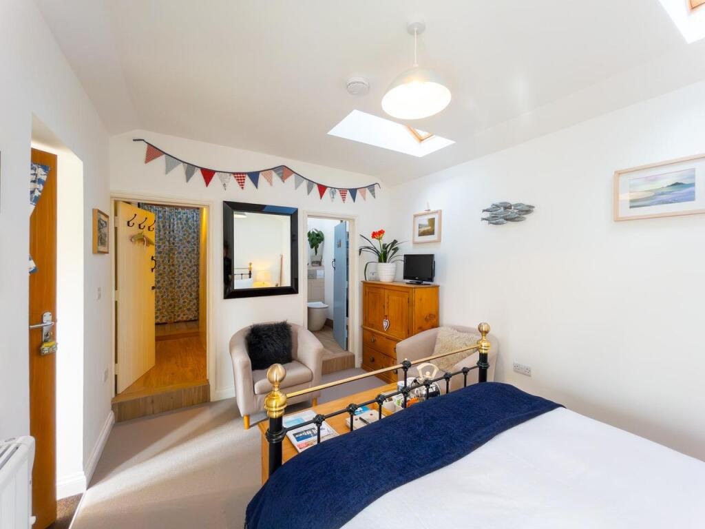 Characterful family home, Nancegollan, photo 21