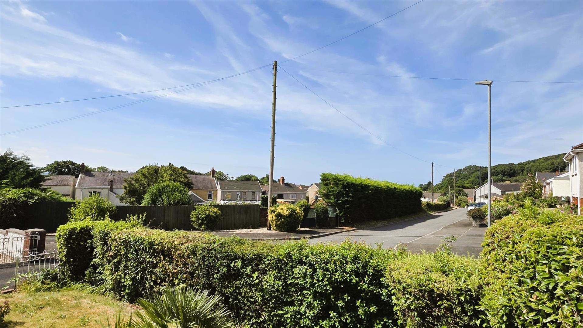Gwscwm Road, Burry Port, photo 34