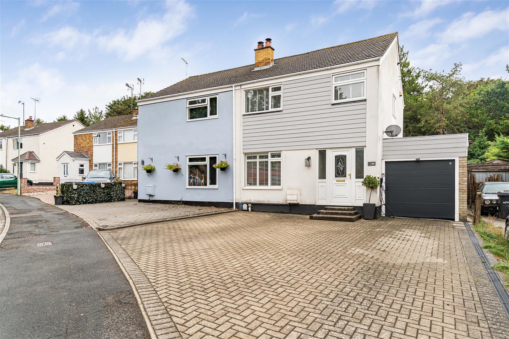 Barton Grove, Kedington