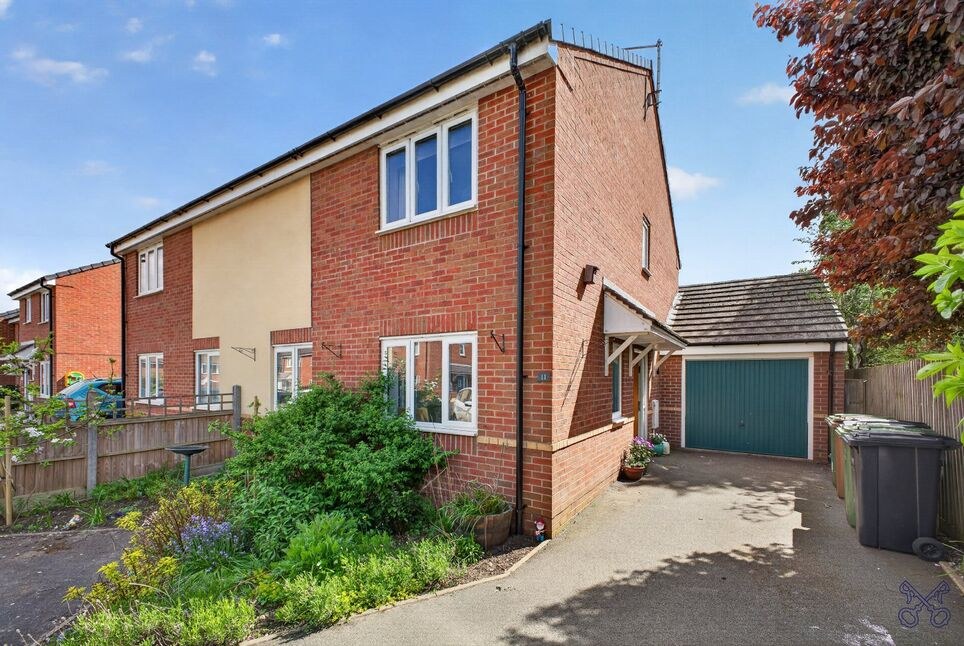 Pearwood Close