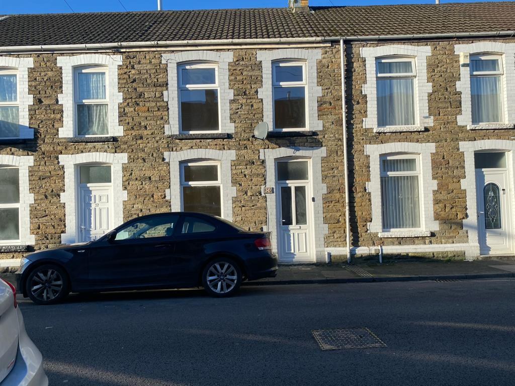 House - Terraced For Rent Penrhiwtyn Street