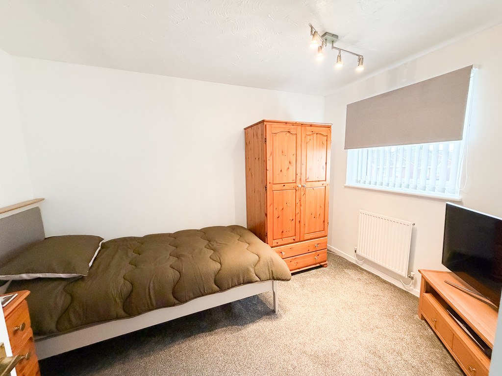 Perton Wood View, Blurton, Stoke-on-Trent, photo 16