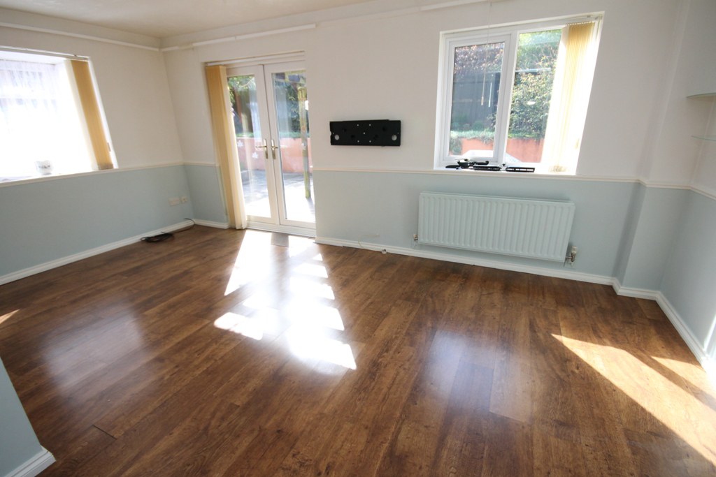 Vetchfield Avenue, WR4, photo 2