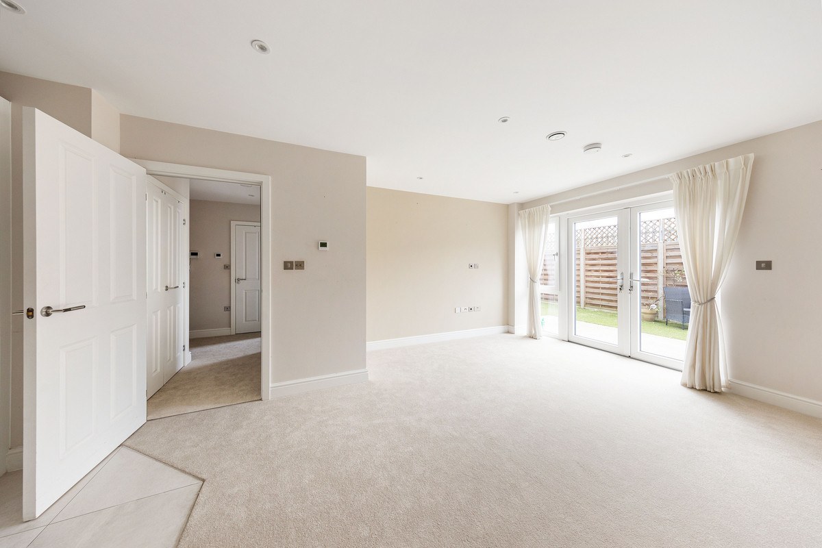 High Road, Loughton, IG10, photo 4