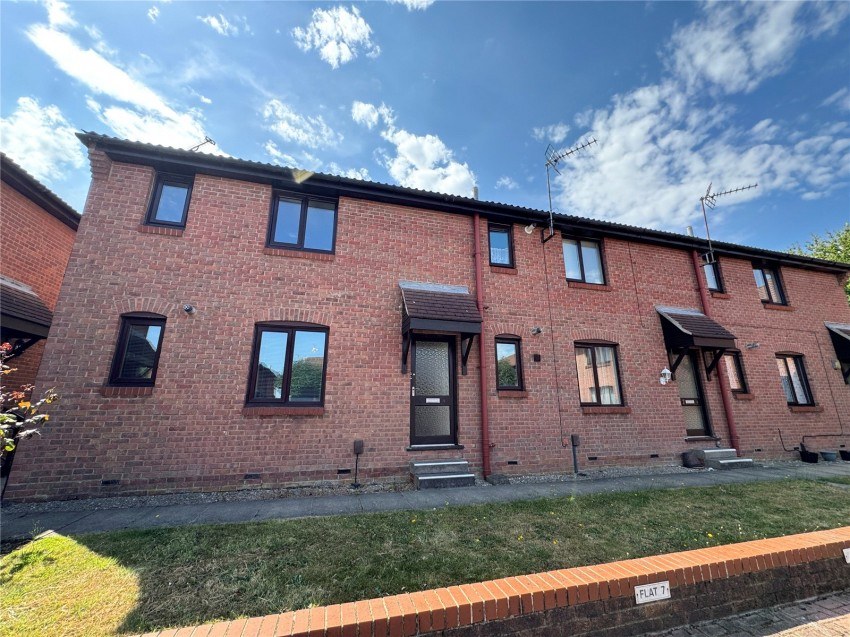 1 bed flat to rent in Birchwood Mews, Harrogate