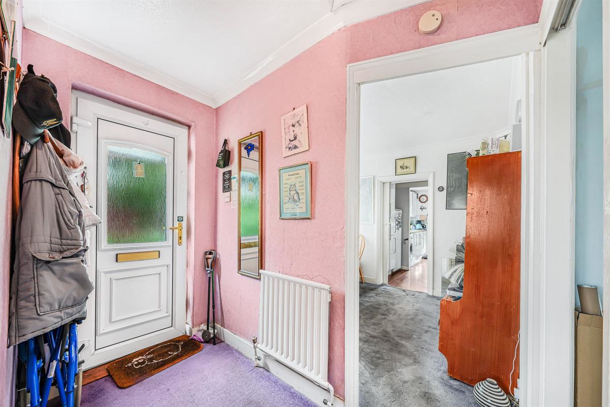 Barn Hill, Roydon, Harlow, photo 14