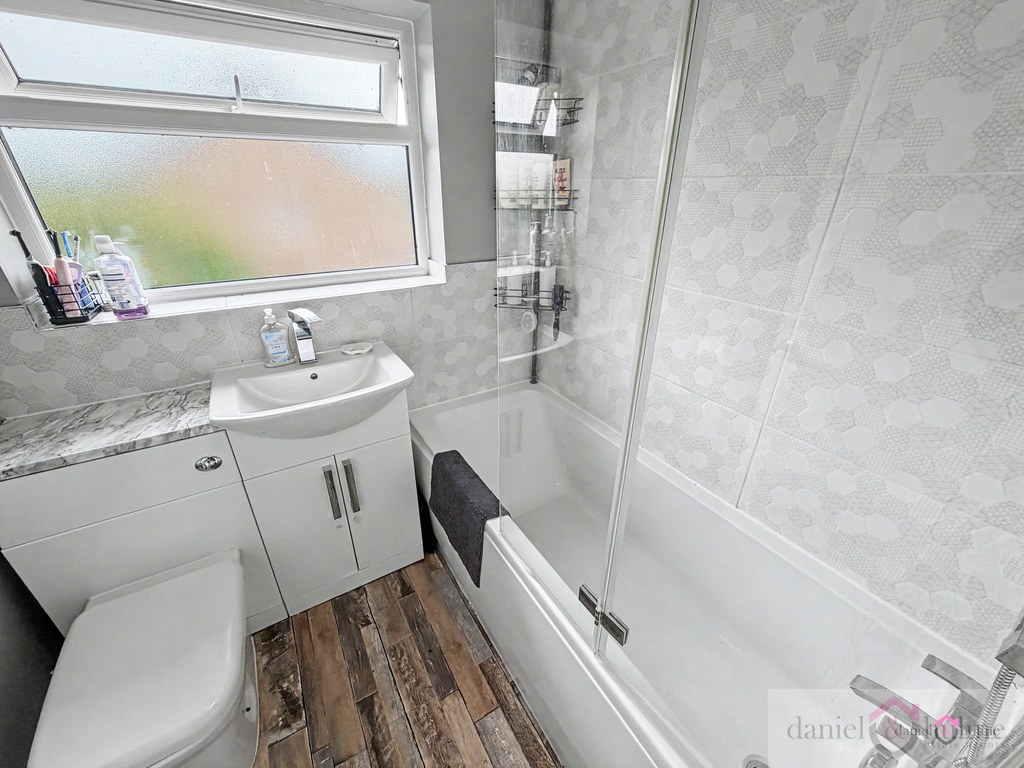 Fair View Road, Leek, Staffordshire, ST13 5BY, photo 10