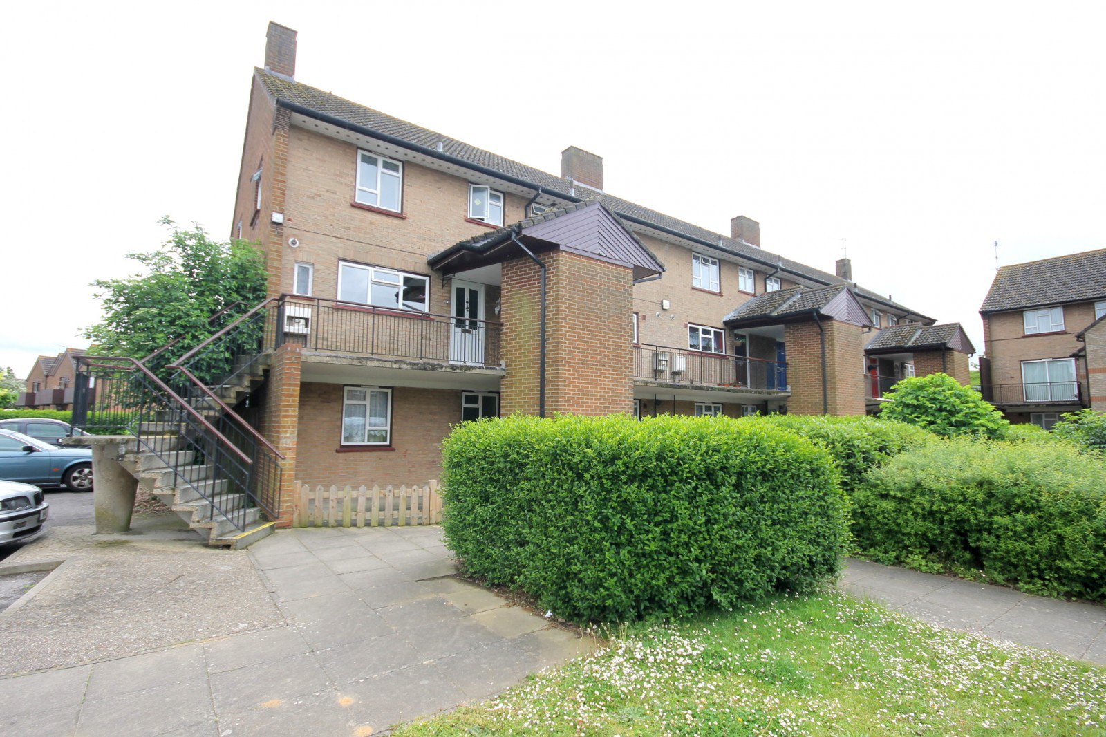Buttercup Square, Stanwell, Staines-Upon-Thames, Middlesex, TW19