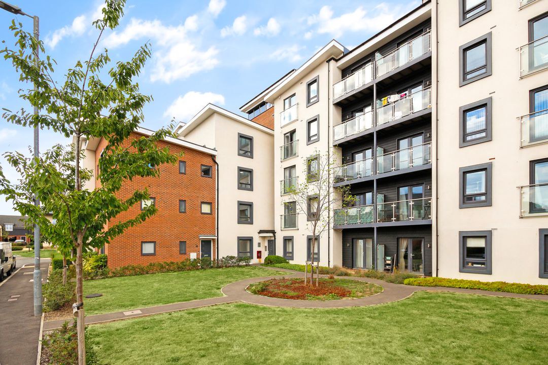Webster Close, Bracknell, RG12