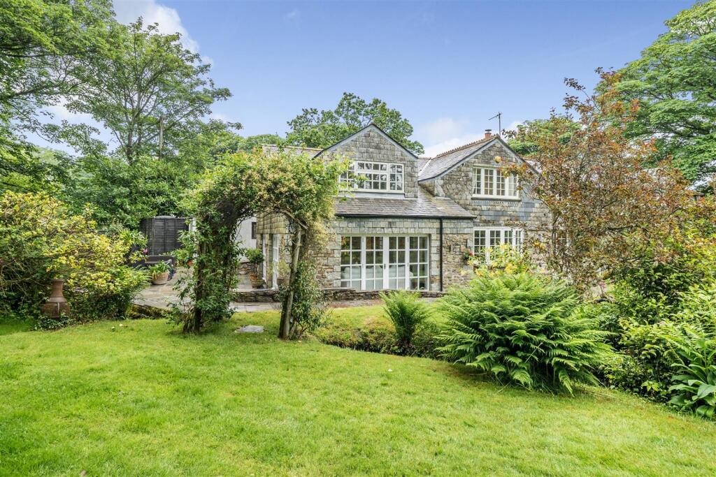 Beautiful character property with large gardens, Wendron Nr Helston, photo 13