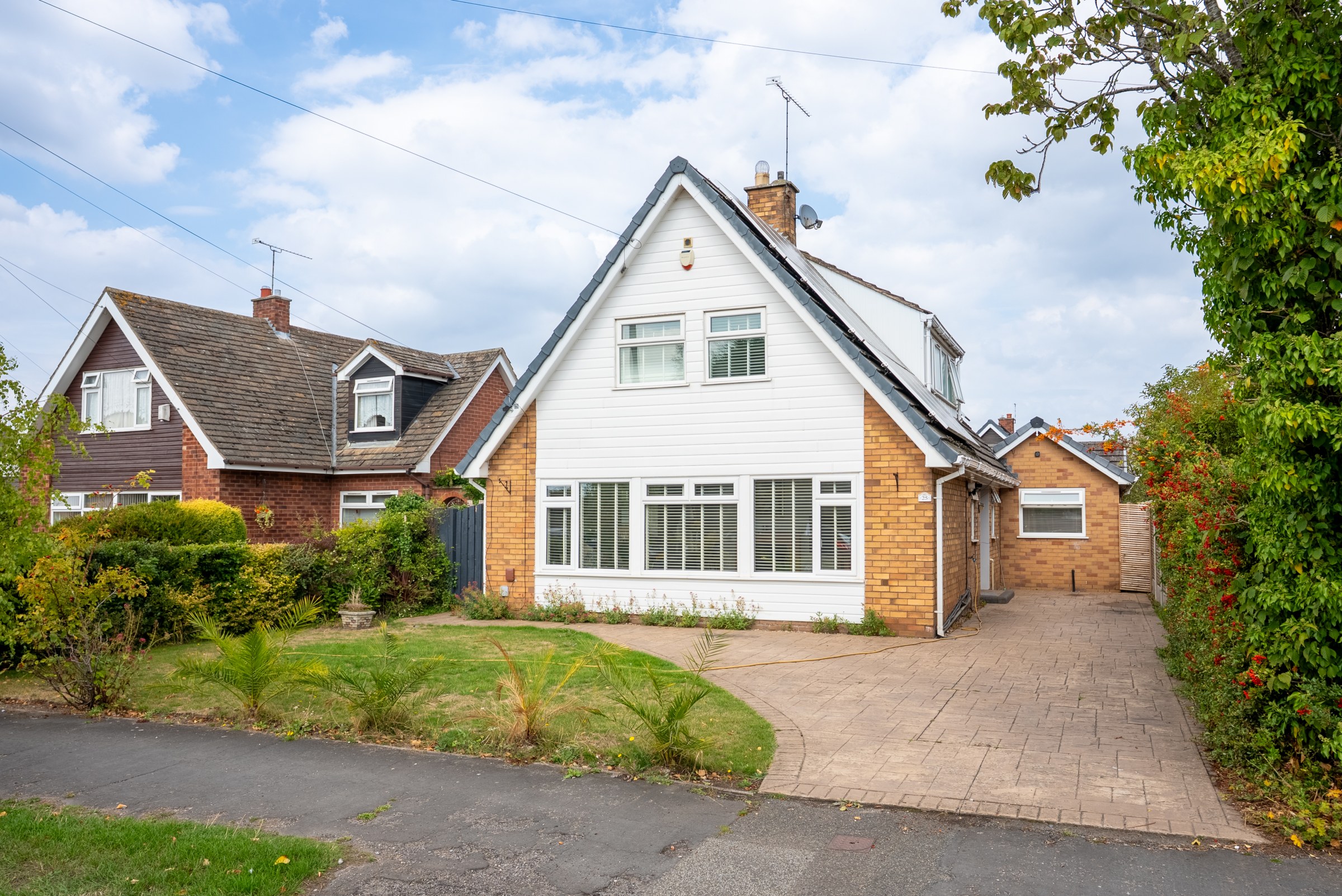 St. James Avenue, Upton, CH2