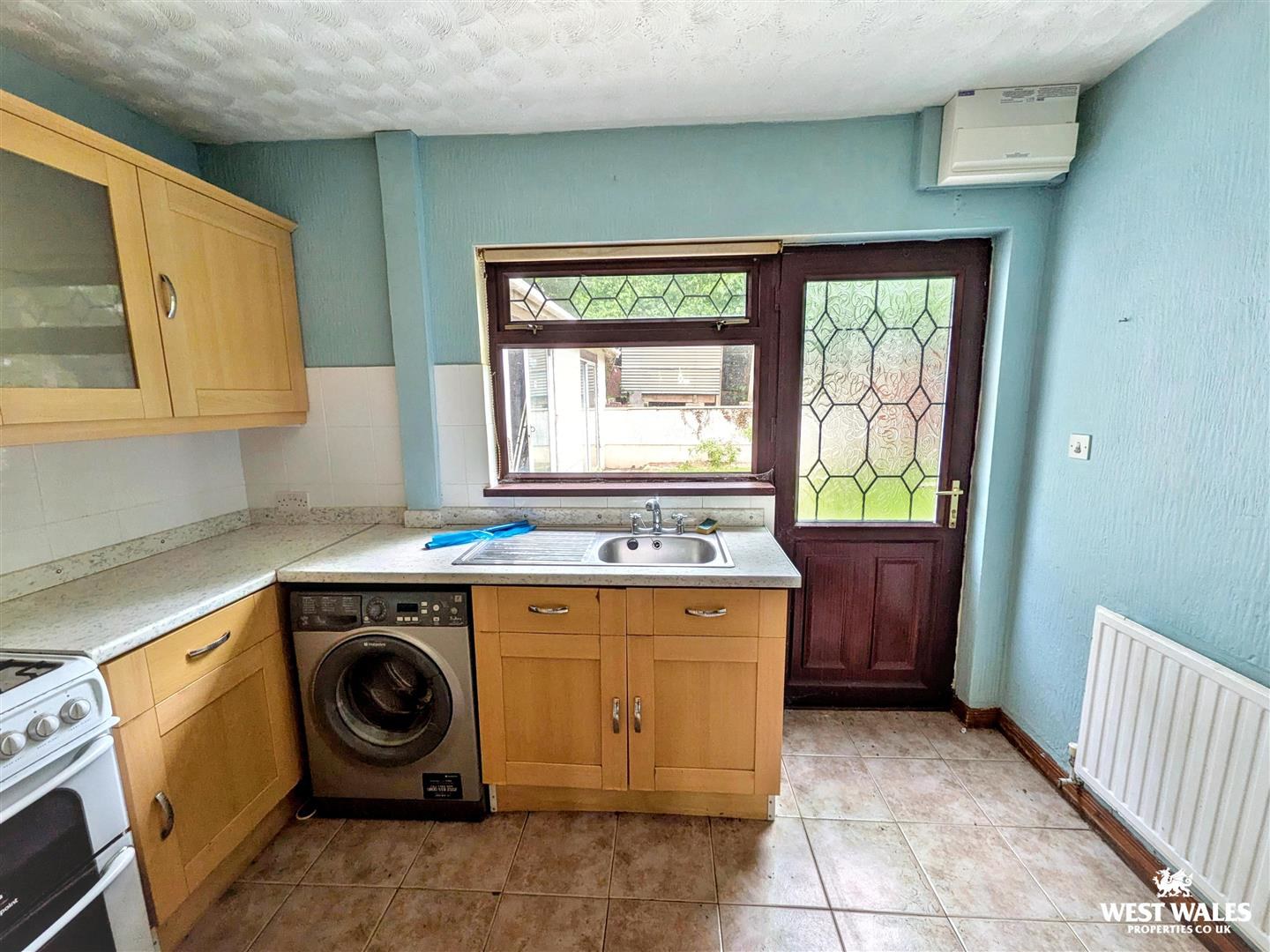 Devereaux Drive, Carmarthen, photo 13