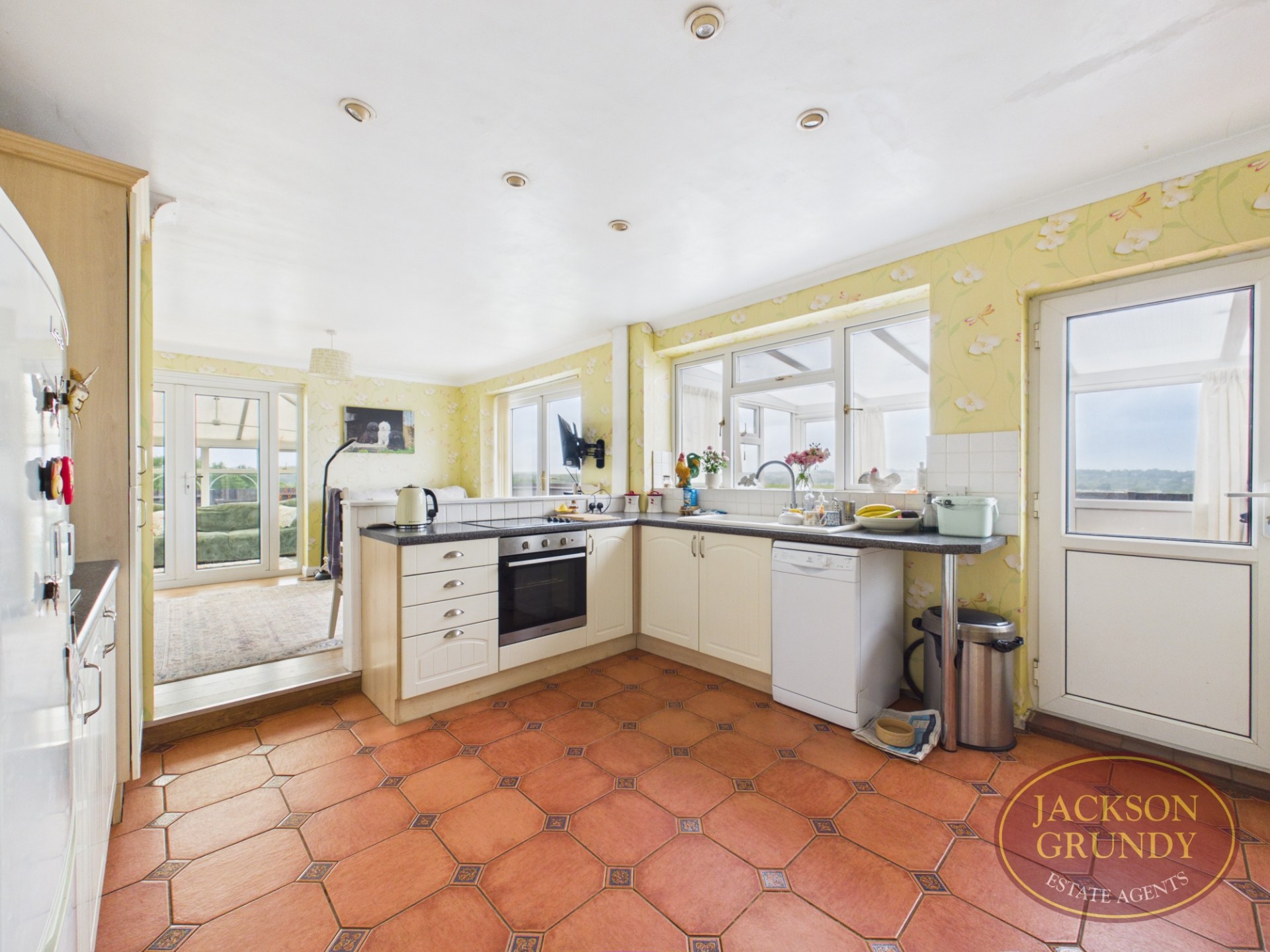 Long Buckby Road, Daventry, NN11 2LT, photo 5