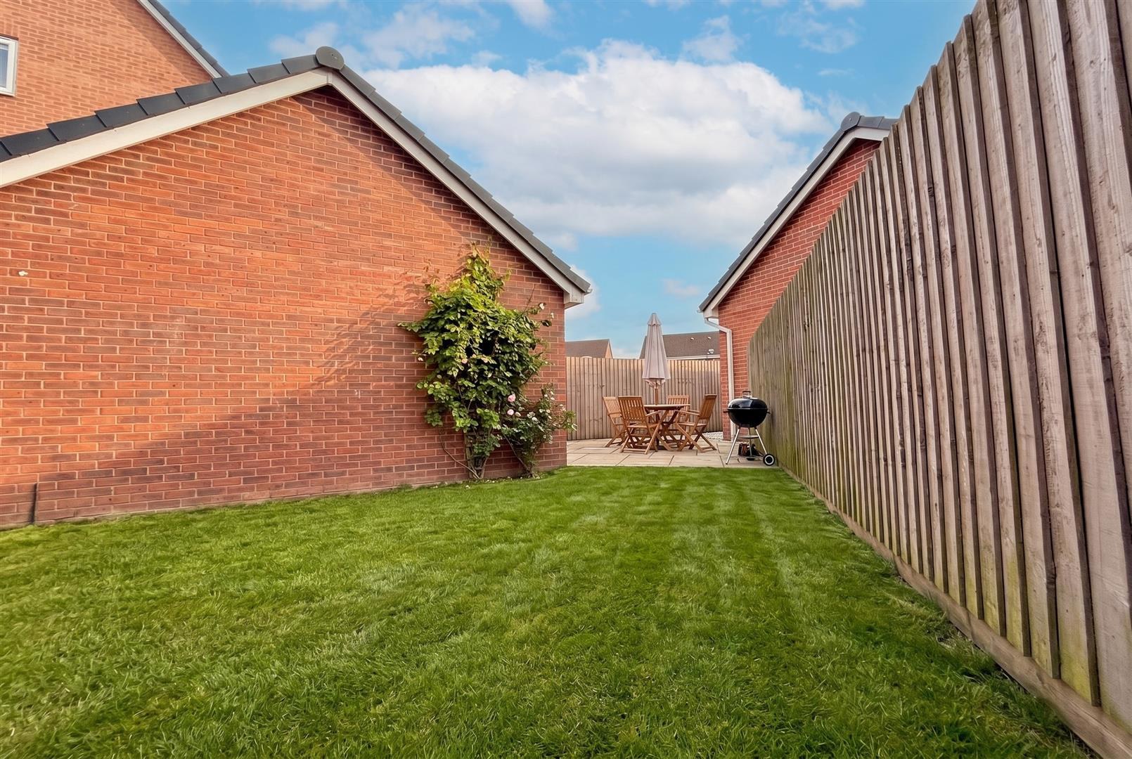 Taurus Avenue, North Hykeham, Lincoln, photo 11