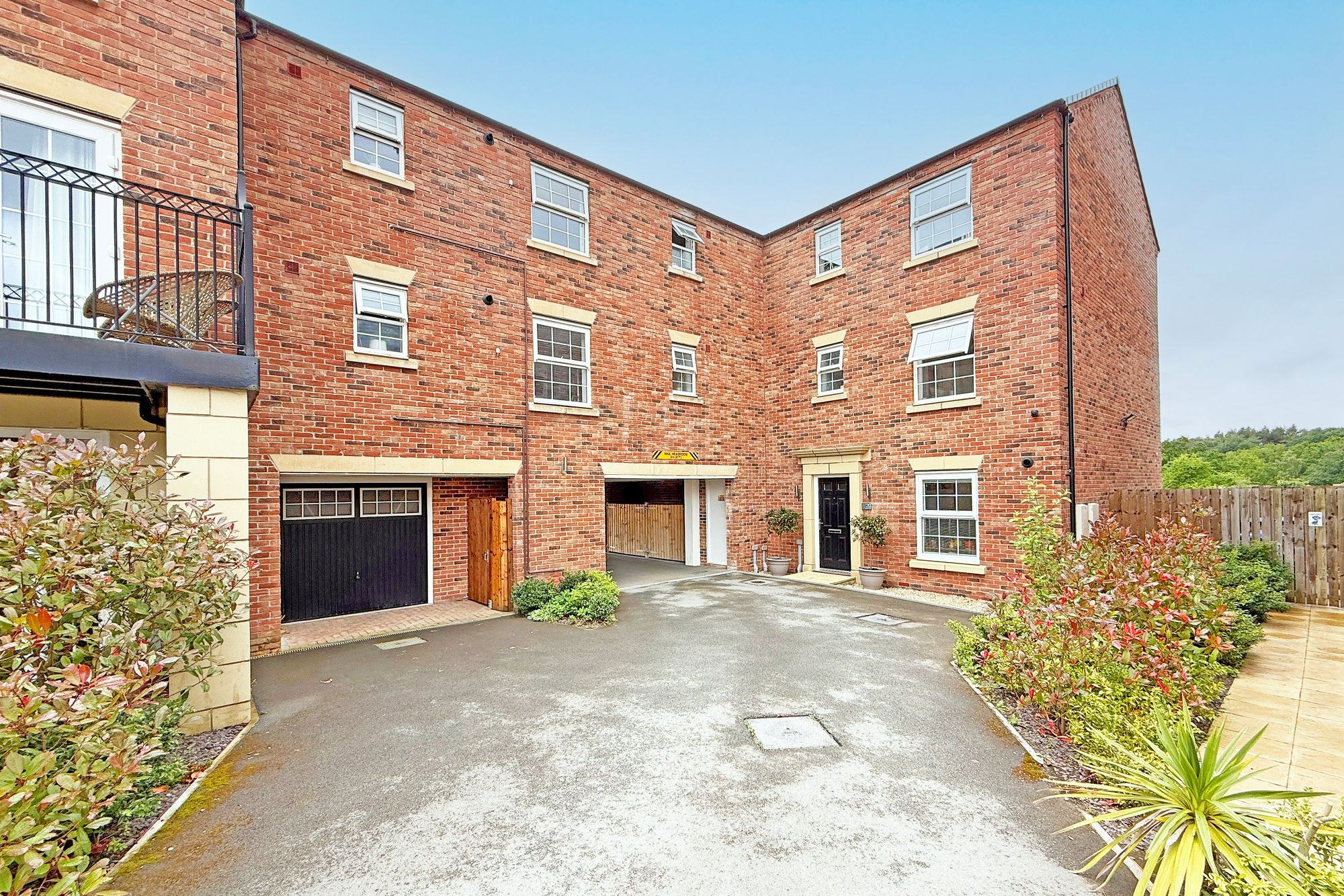 2 bed home for sale in Smithy Close, Pannal