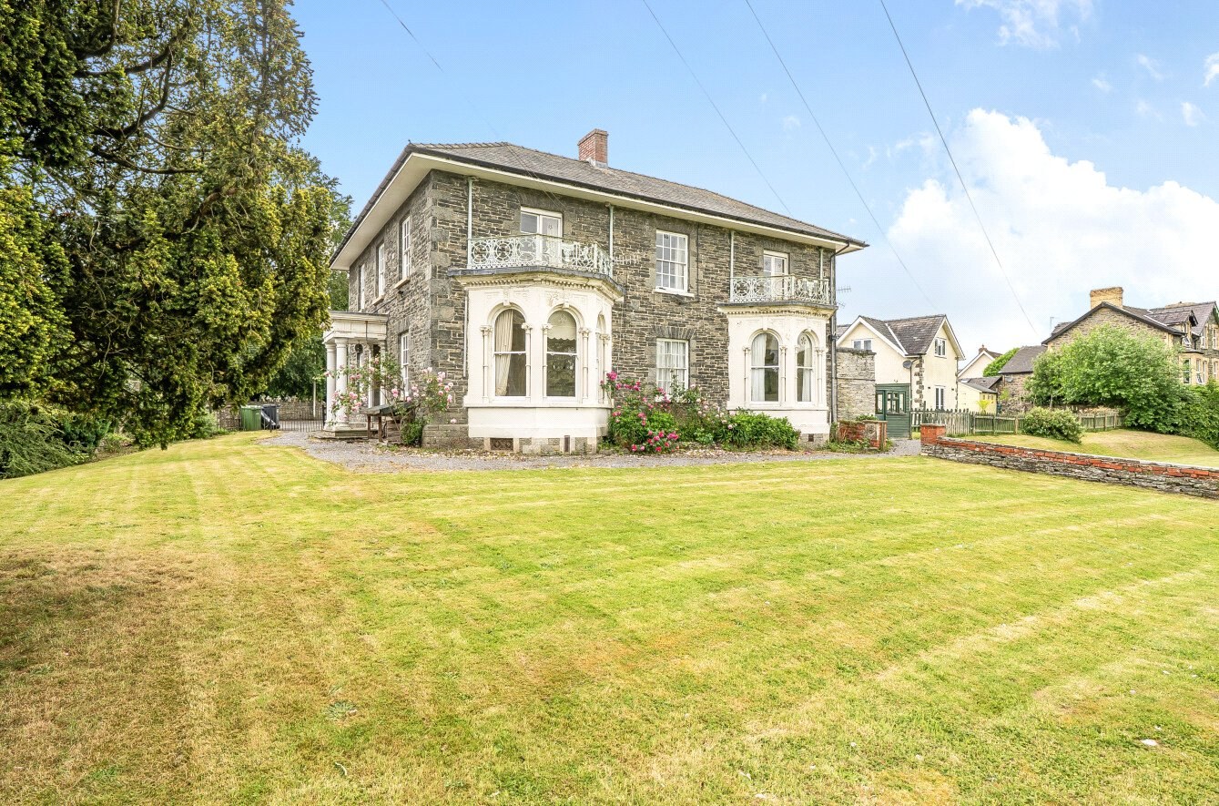 Llanfair House The Strand
