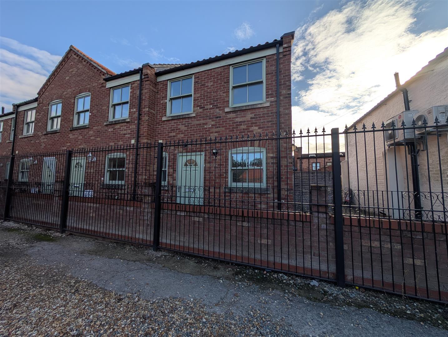 house - end terrace for rent in Market Rasen