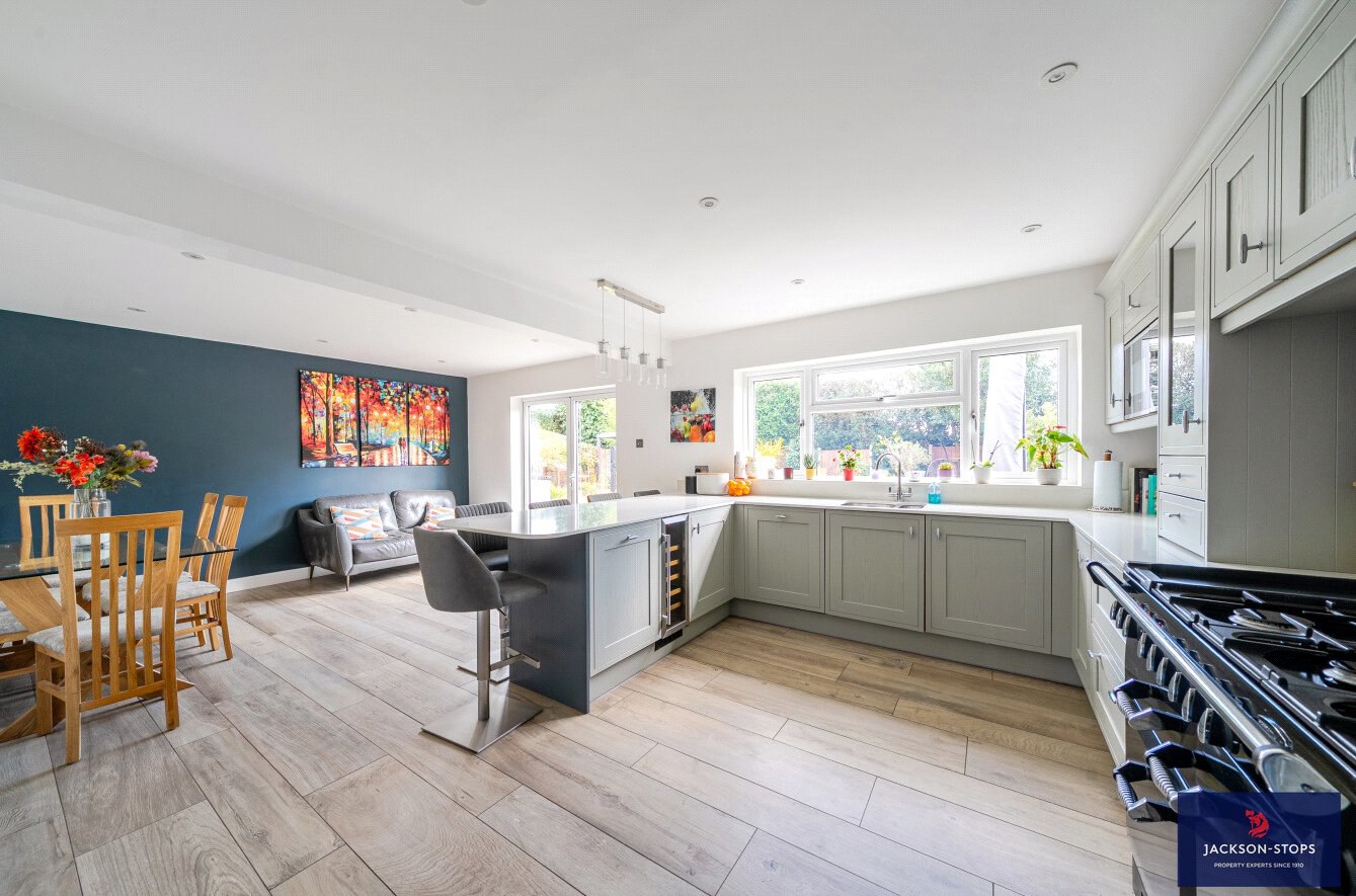 Stratford Close, Toddington, Central Bedfordshire, LU5, photo 2