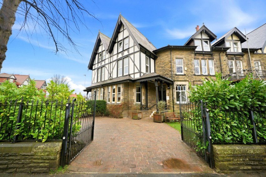 6 bed terraced for sale in Lancaster Park Road, Harrogate