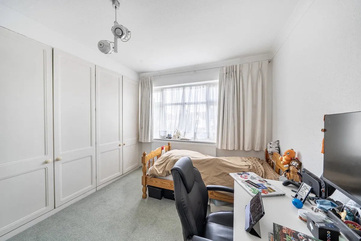 Beulah Close, Edgware, HA8, photo 2