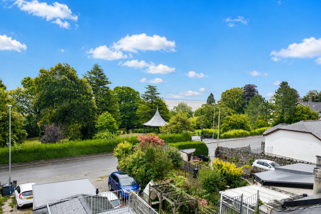 Flat 2, Devonshire Place, Kents Bank Road, Grange-over-Sands, Cumbria, LA11 7HF., photo 9
