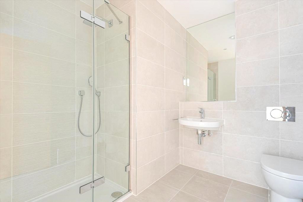 Vickers Close, Longcross, Surrey, KT16, photo 9