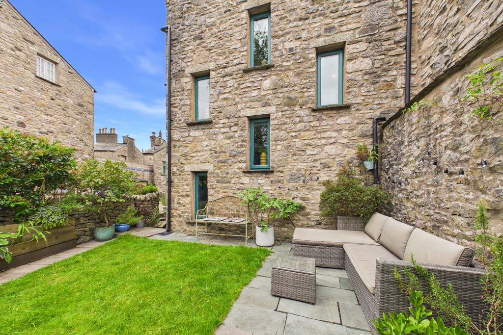 The Old Coach House, Yard 143 Stricklandgate, Kendal, LA9 4RF, photo 15