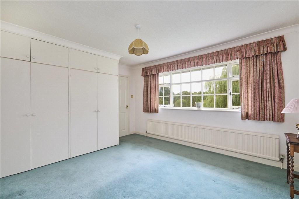 Wellhead Close, Bramhope, Leeds, West Yorkshire, LS16, photo 11