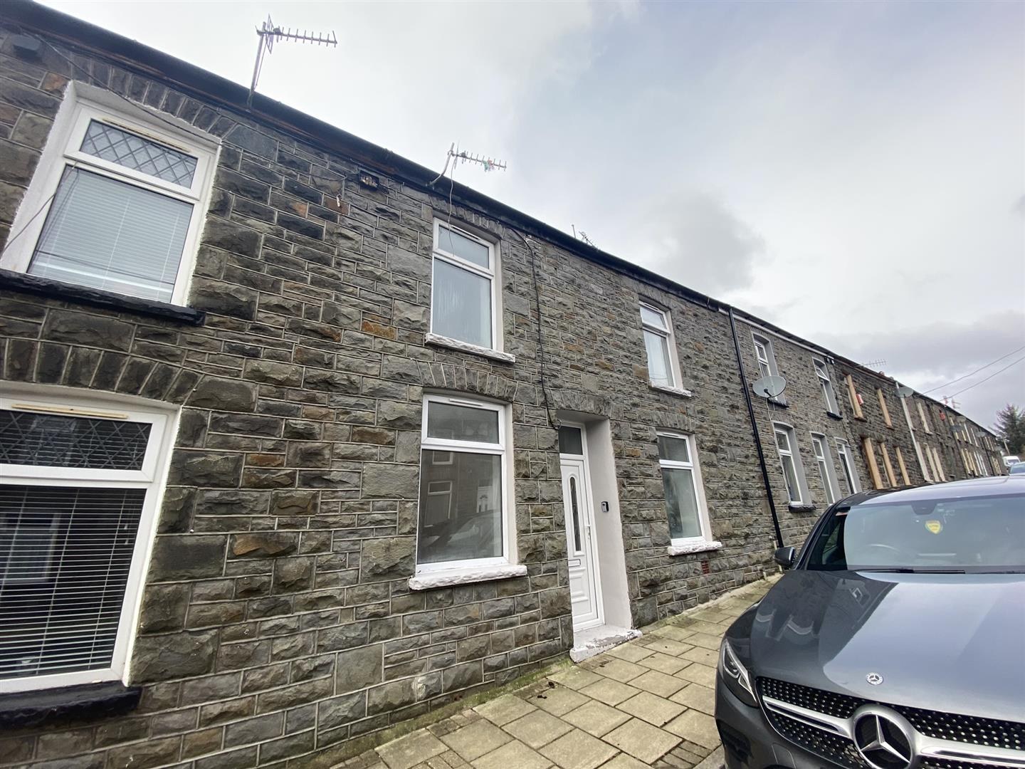 House - Terraced For Rent Hendrefadog Street
