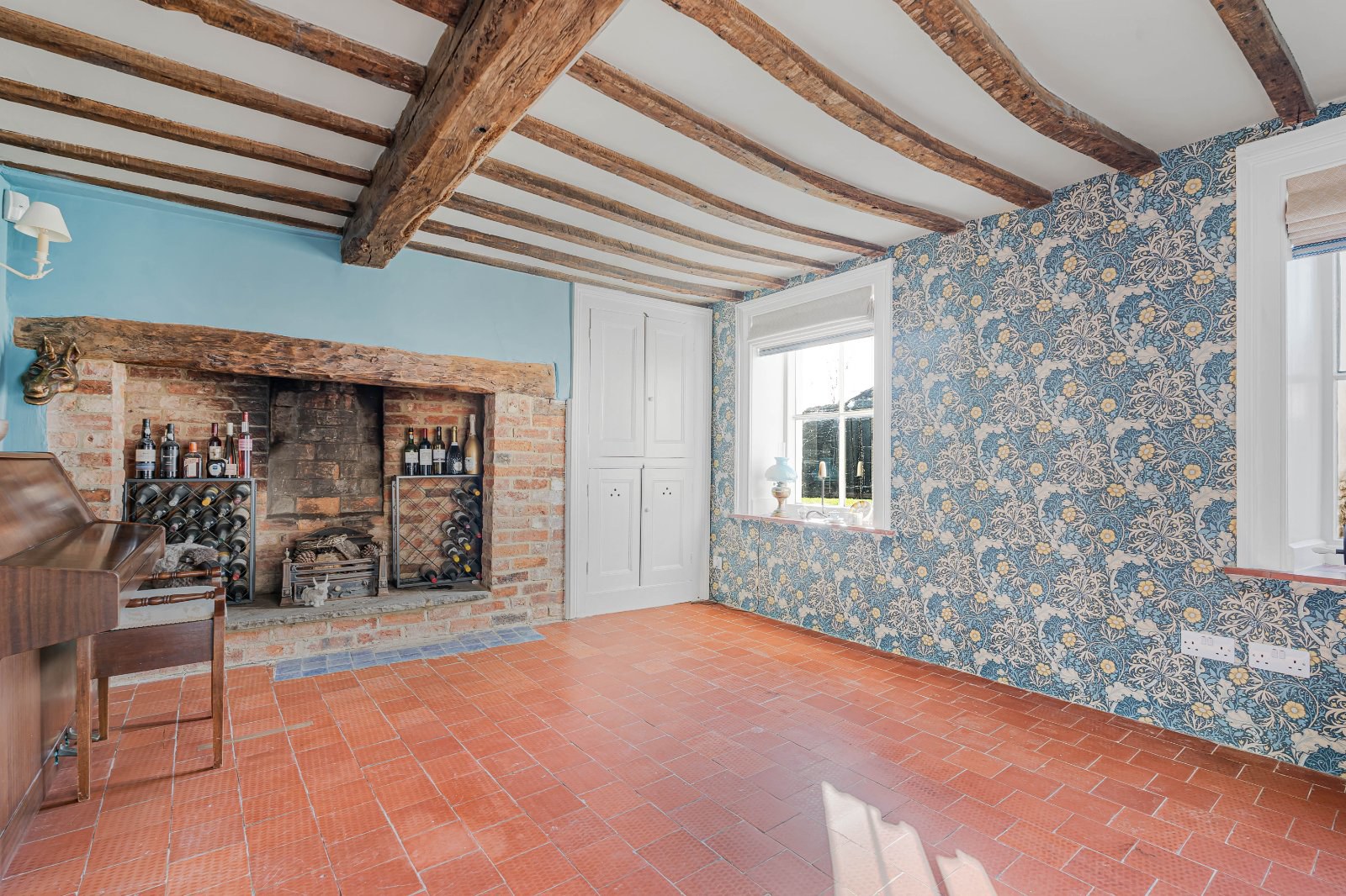 High Street, Haddenham, Aylesbury, Buckinghamshire, HP17, photo 2