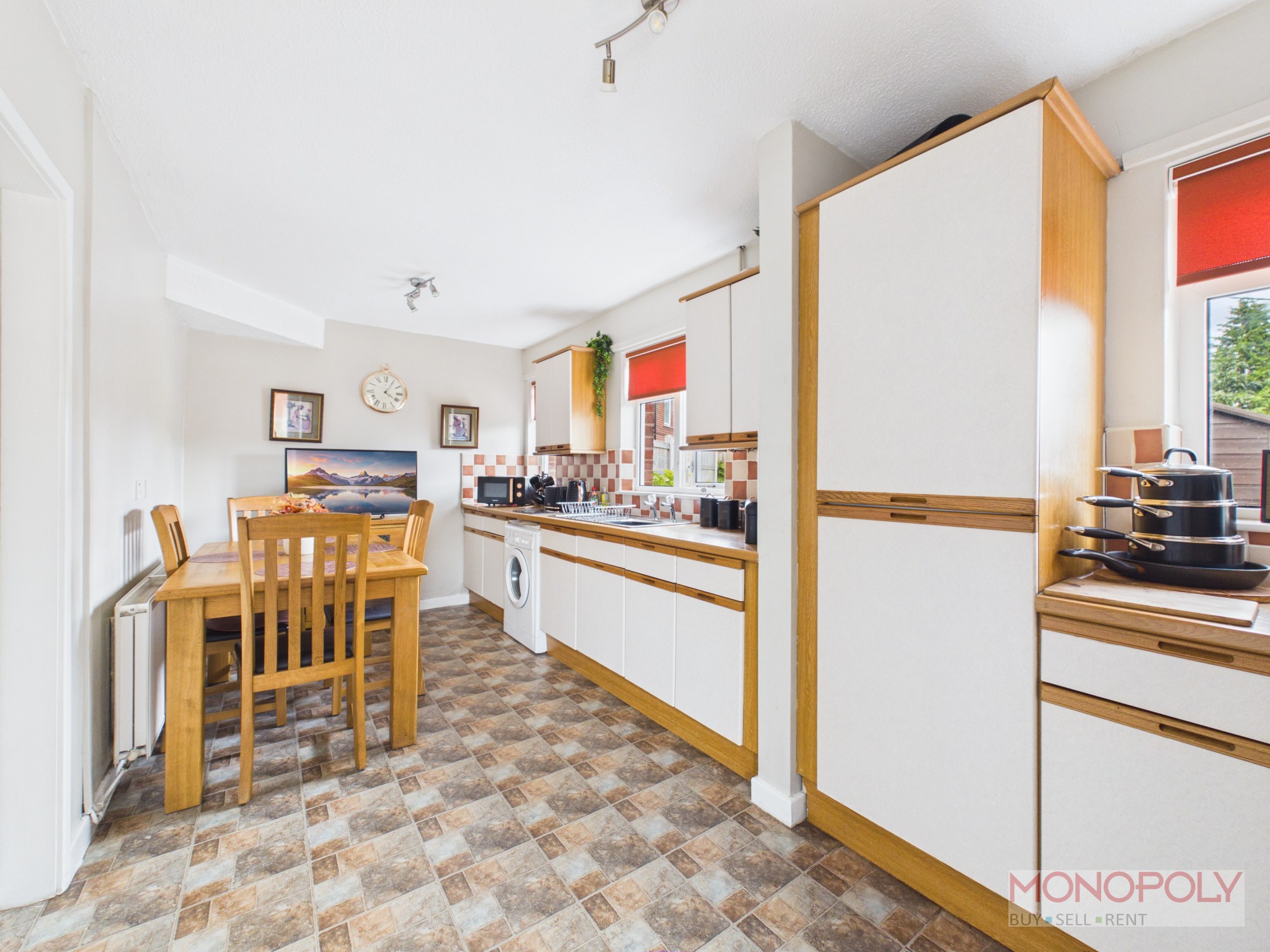 East Avenue, Ruabon, LL14, photo 4