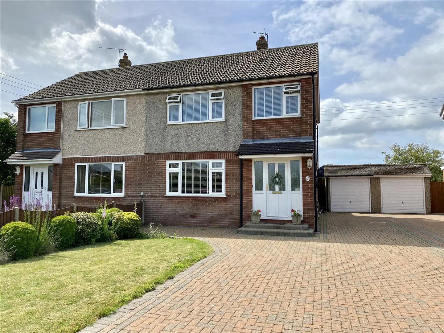 Broadlands Avenue