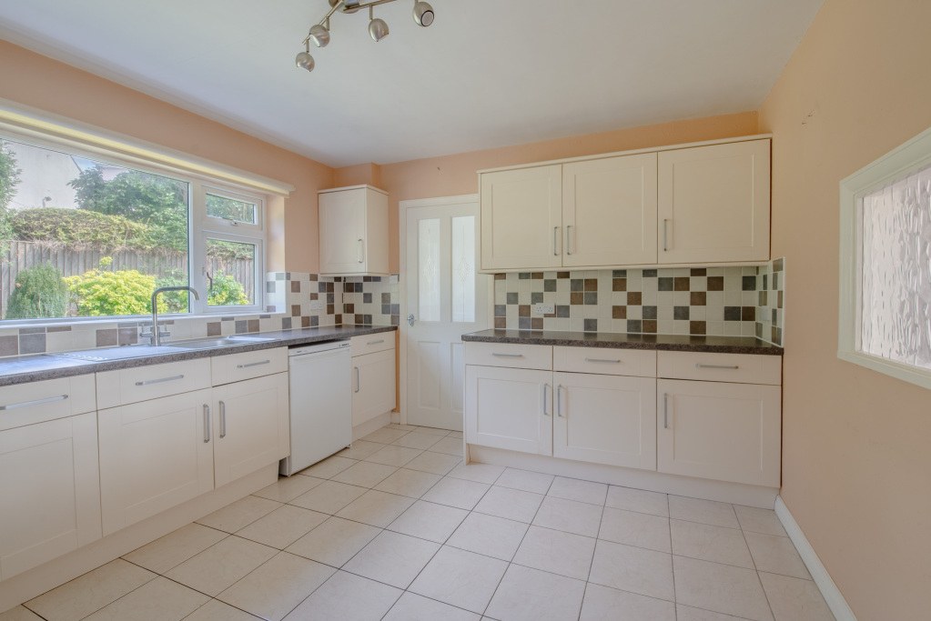 Oakwood Drive, Bingley, West Yorkshire, BD16, photo 4