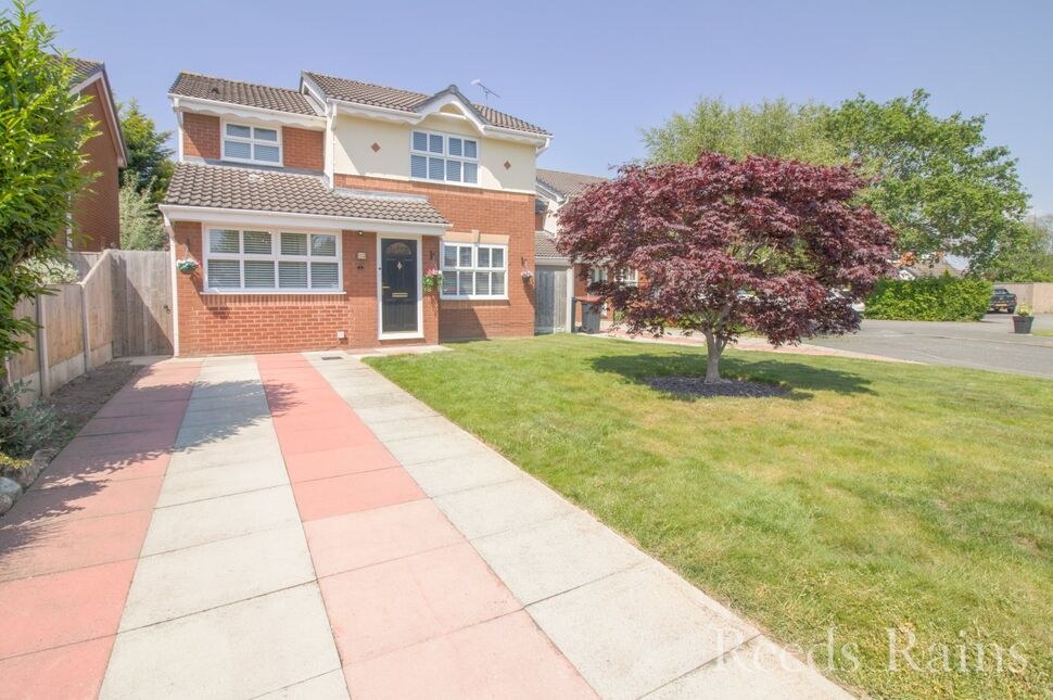 Lindisfarne Avenue
