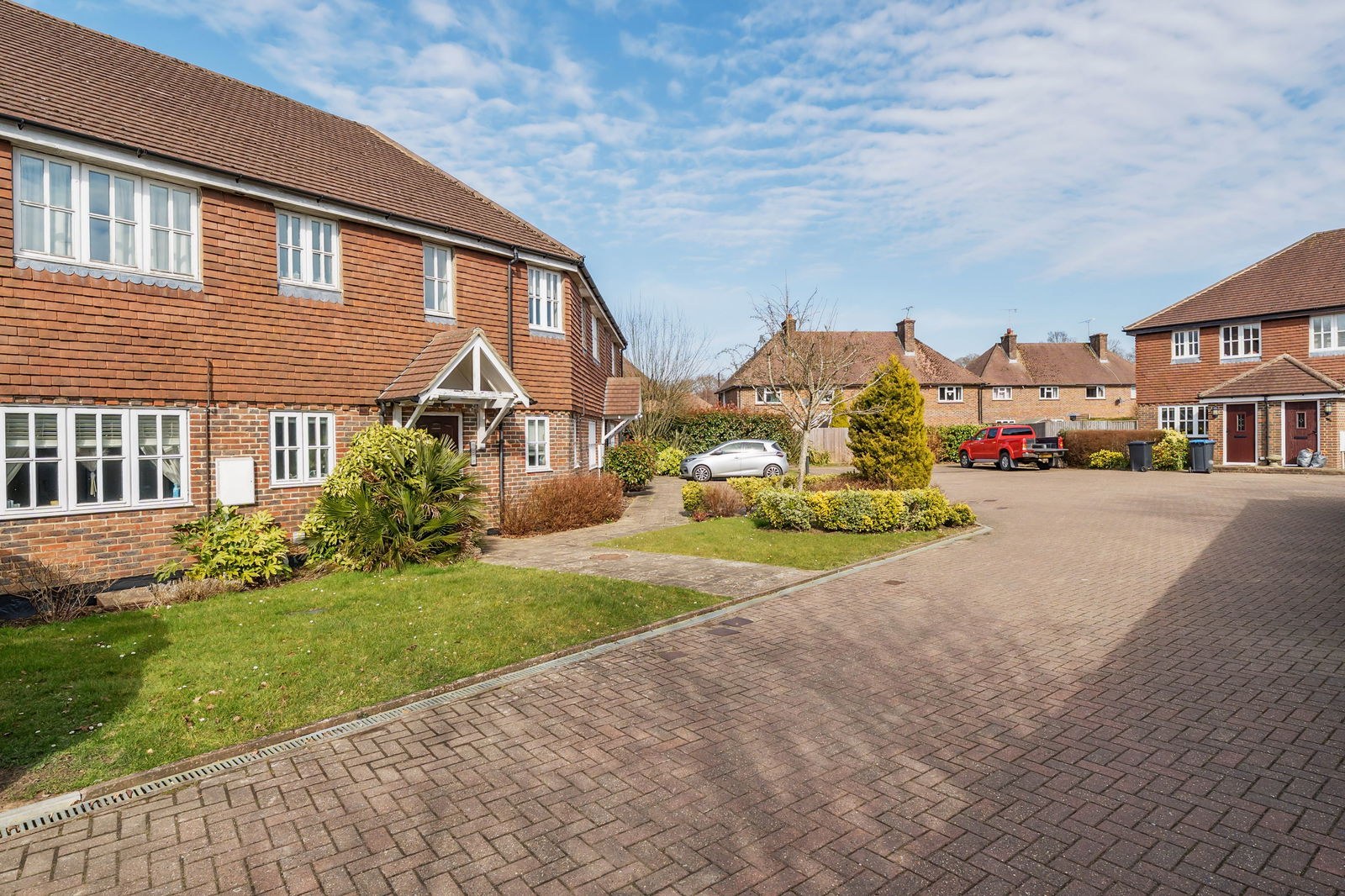 Hollands Court