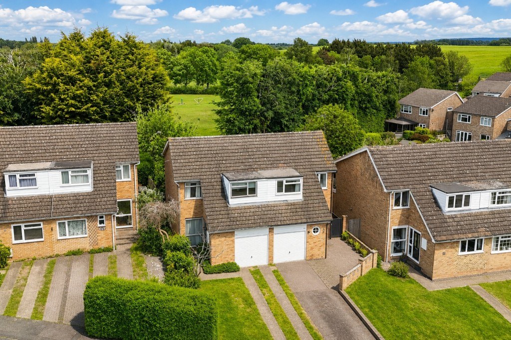 Semi-detached house - Let Agreed Roundhead Drive