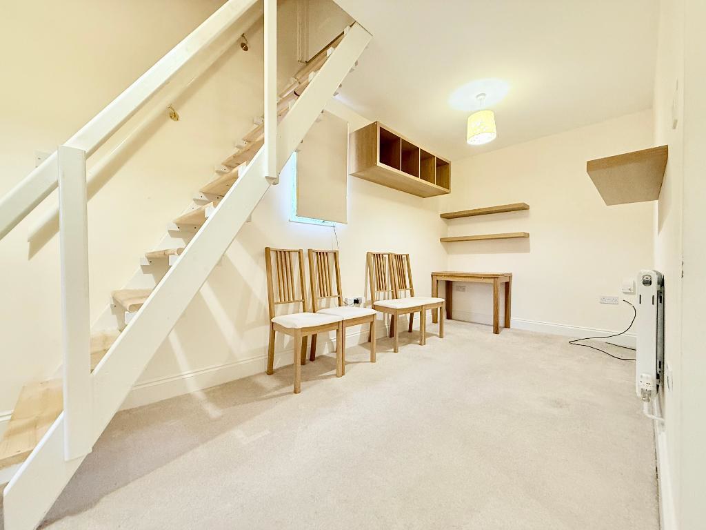 Waller Avenue, Luton, LU4, photo 13