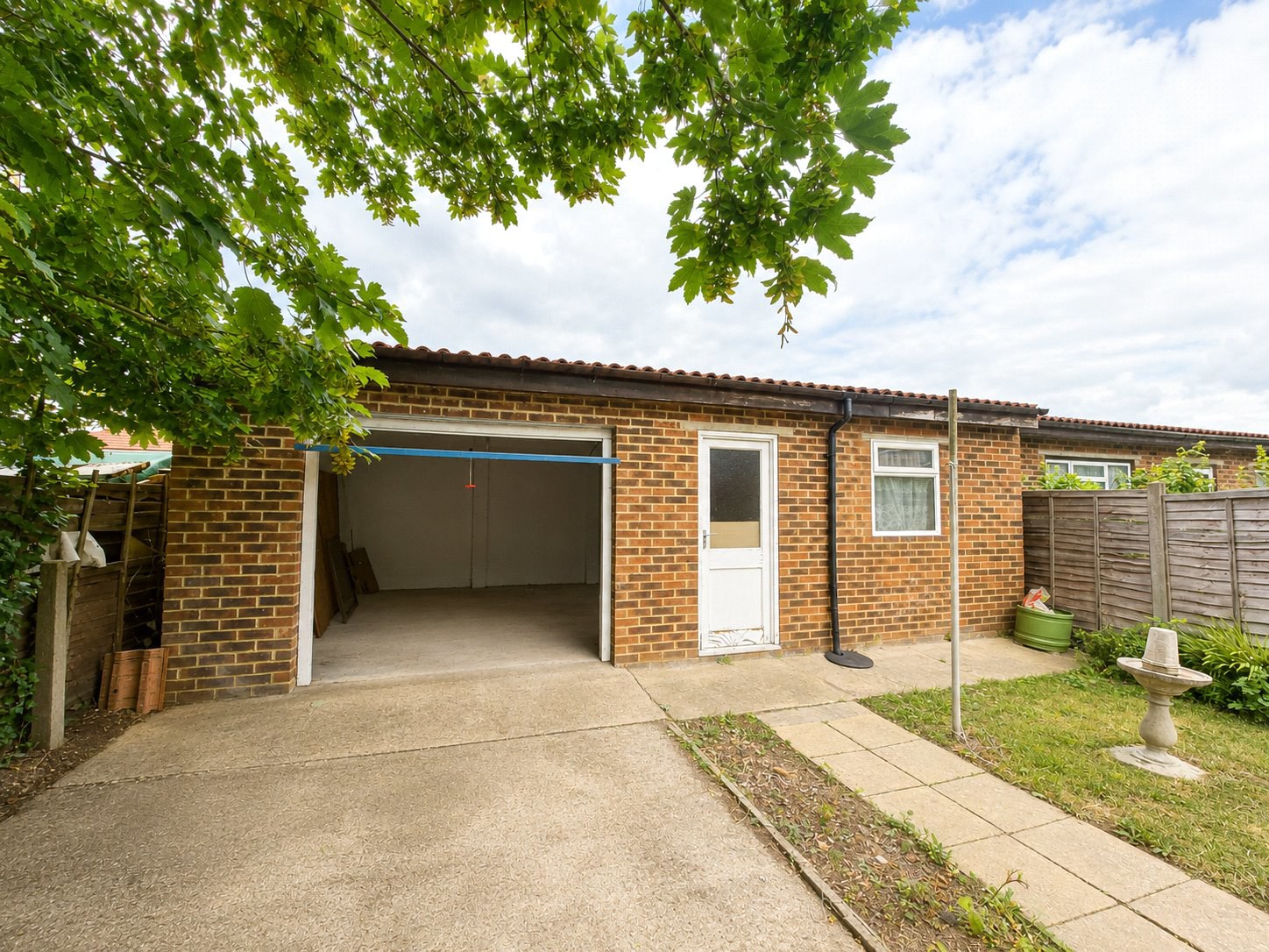 Cranford Drive, Hayes, Greater London, UB3, photo 15