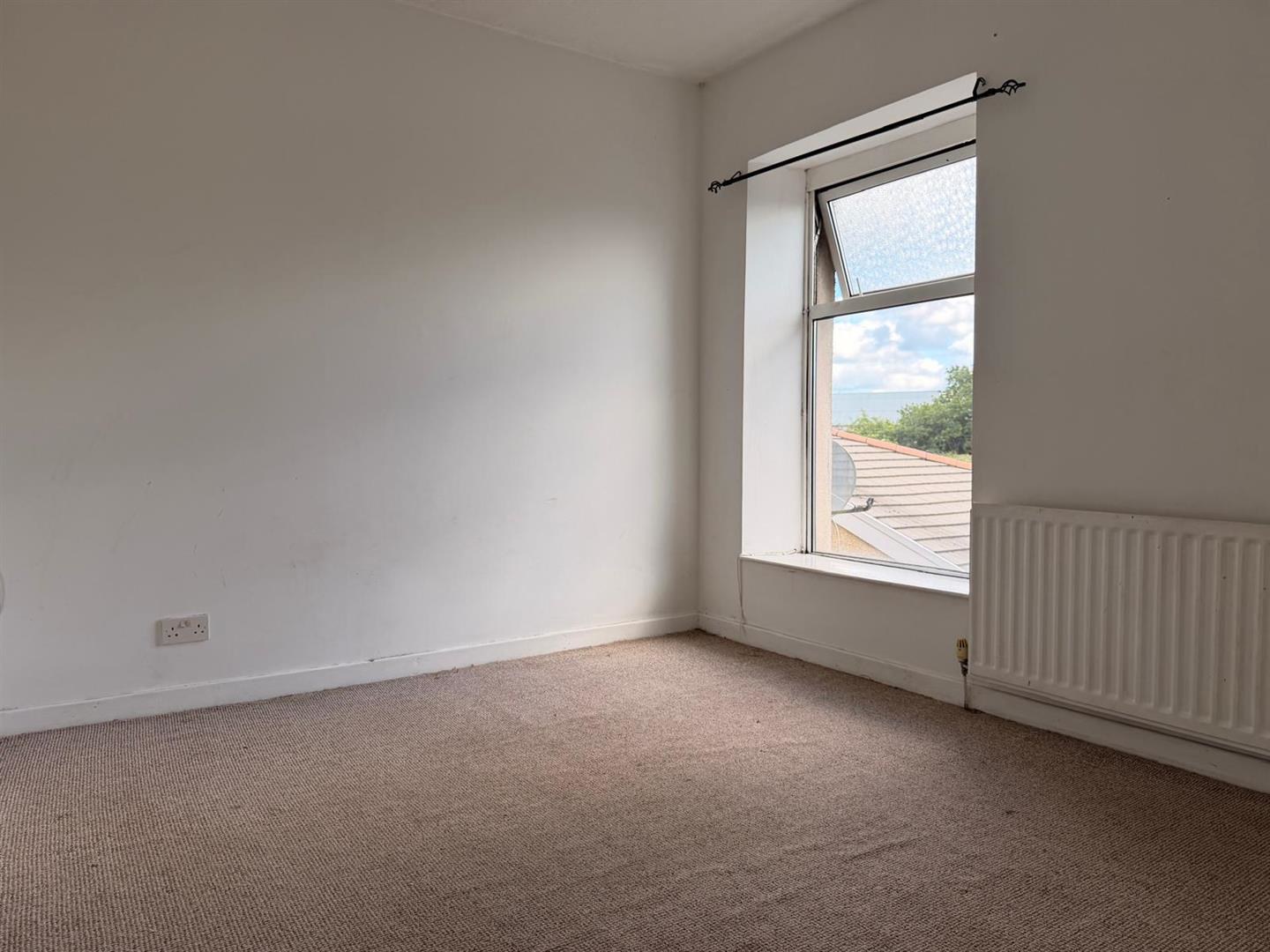Maes Road, Llangennech, Llanelli, photo 14