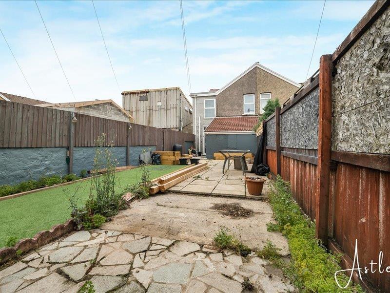 Coombes Road, Neath, photo 16
