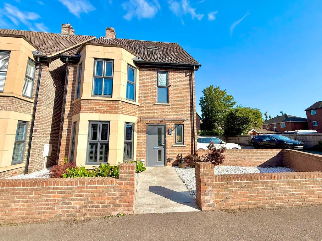 Frances DriveDunstable LU6 1GE
