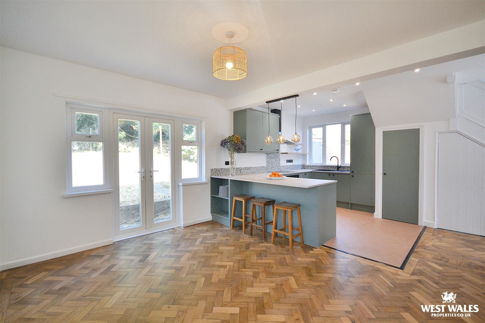 Hillside Close, Goodwick, photo 7