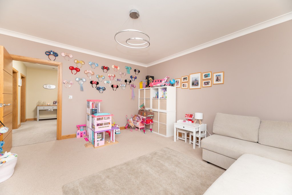 College Gardens, Bingley, West Yorkshire, BD16, photo 20