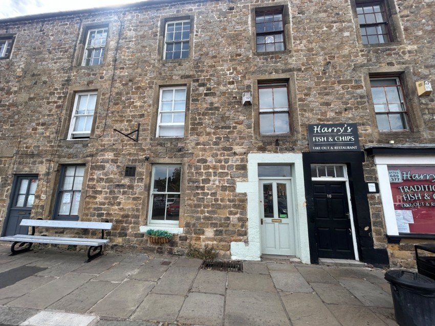 Home to rent in Market Place, Masham
