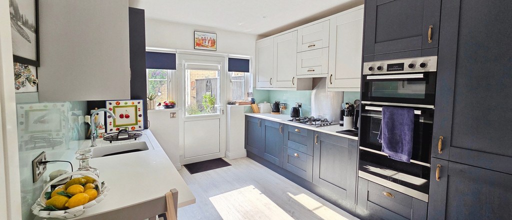 21 Oak Dr, Crewkerne TA18 7DN, UK, photo 2