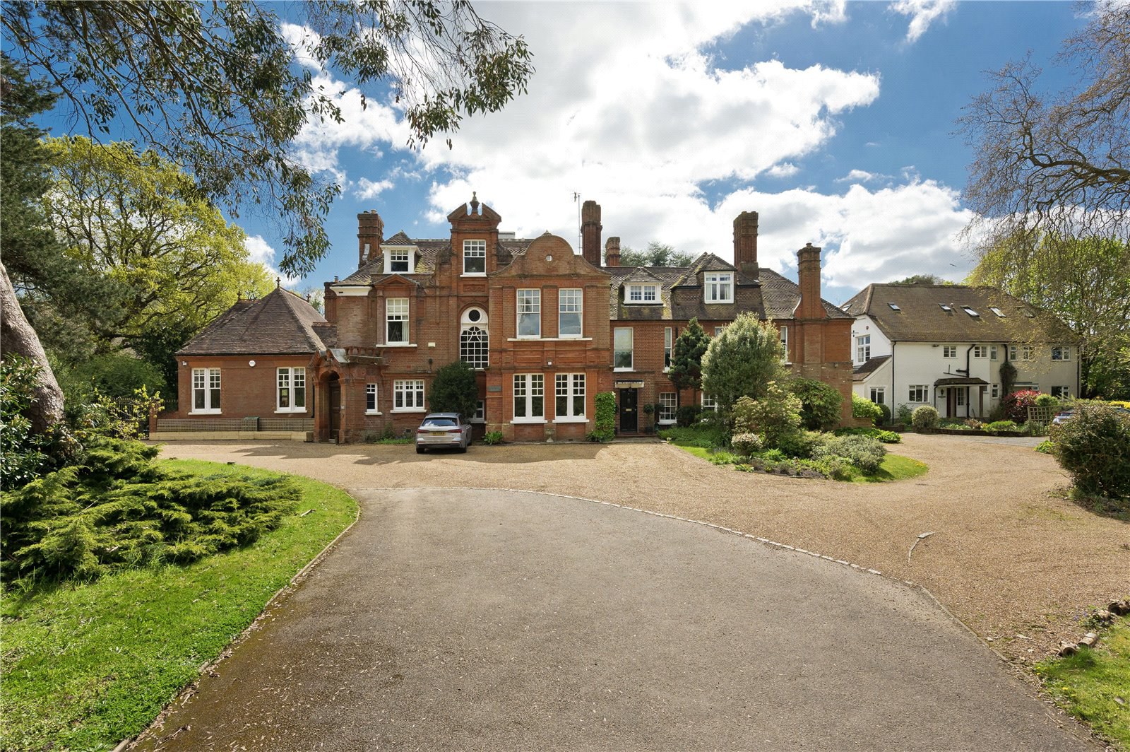 Perry Hill, Worplesdon, Guildford, Surrey, GU3