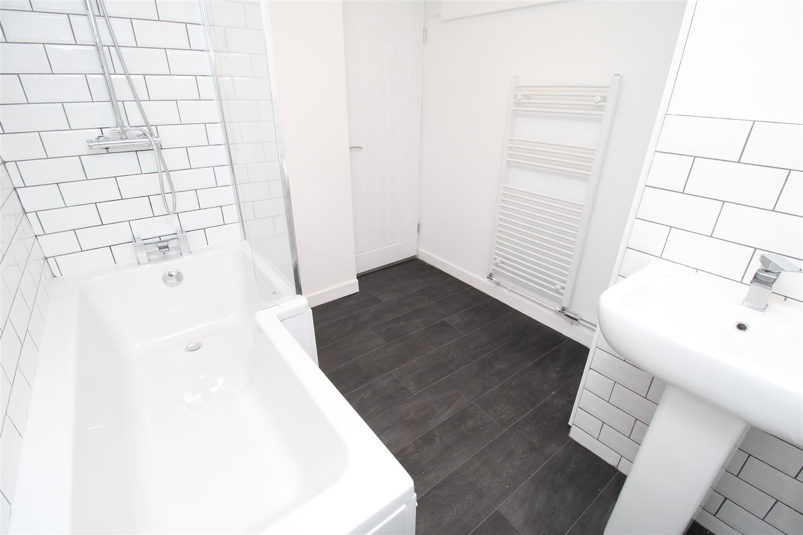 House - Terraced For Rent Brithweunydd Road